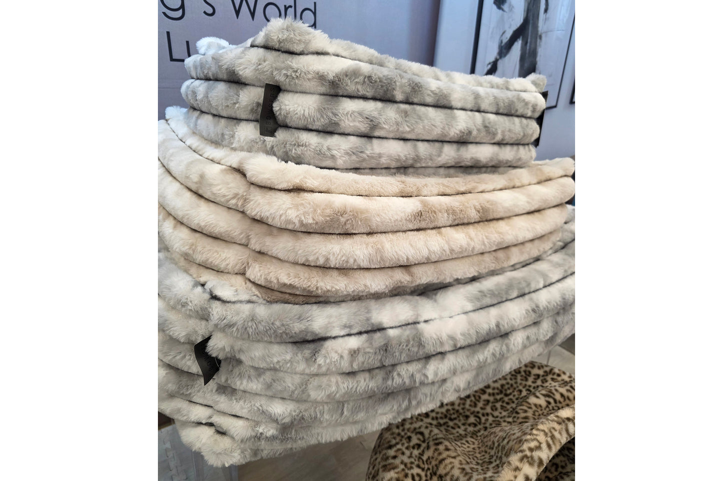 Lounger - The Franklin Silver Fox - Dog Bed